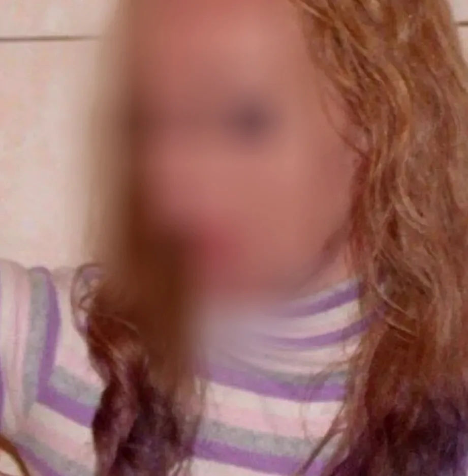 Abril, 24 años